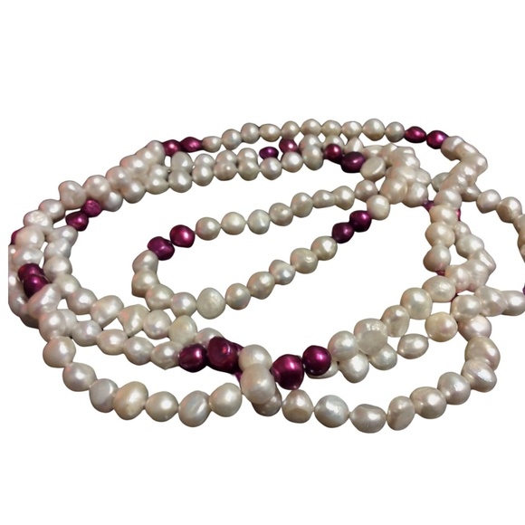 59" Continuous Freshwater Pearl Necklace – White and Fuchsia Baroque Pearls – Lo - Picture 2 of 3